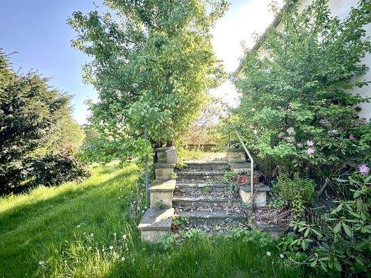 Gartentreppe zur Terrasse