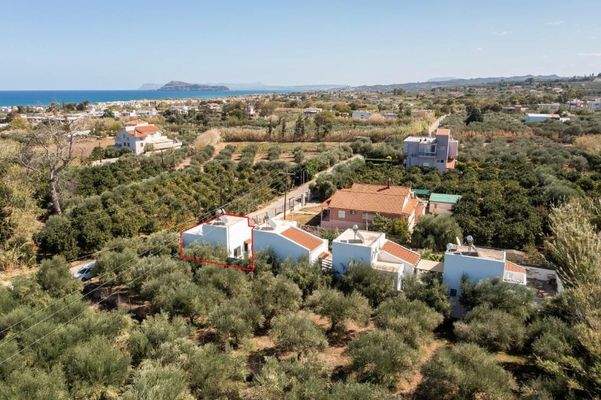 Kreta, Maleme: Traditionelles kretisches Haus zu verkaufen, nur wenige Schritte vom Strand entfernt