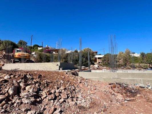 Kreta, Ammoudara: Geräumige, zweistöckige Villa mit Aussicht und Swimmingpool zu verkaufen