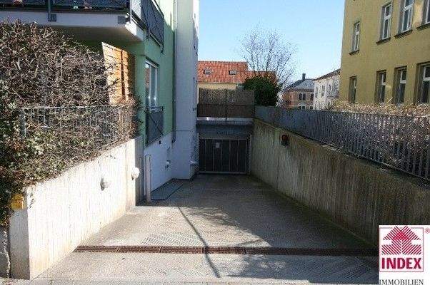 Tiefgaragenabfahrt
