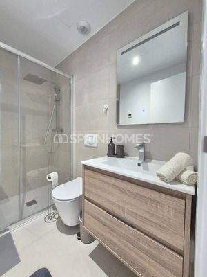 Spacious Flat with a 25 m² Terrace in Fuengirola