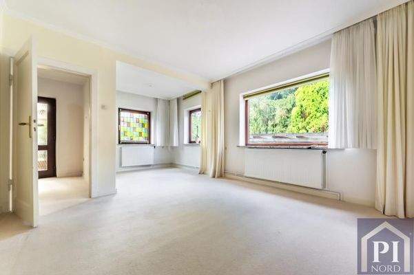 Lichtdurchflutetes Wohnzimmer