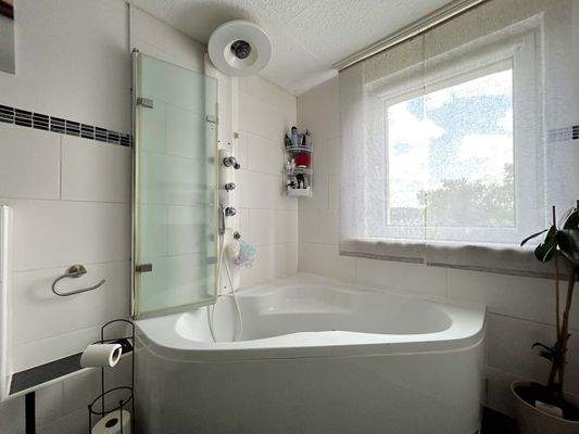 Wohnung 1 Badezimmer: Eine Wanne voller Licht – der perfekte Platz zum Abschalten