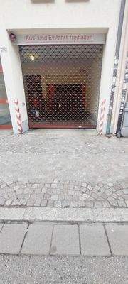 Tiefgarageneinfahrt Kaiser-Jospeh-Straße 280, 79098 Freiburg