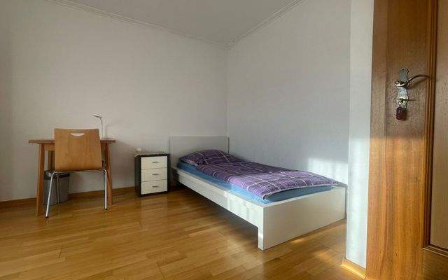 EZ Zimmer 2  Zimmer in Esslingen zu vermieten möbliert Wohnen auf Zeit urbanbnb 2.jpeg