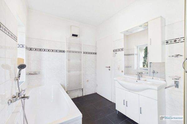 Badezimmer Erdgeschoss