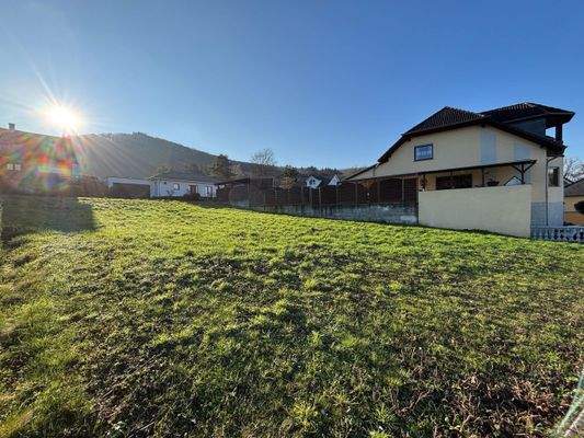 Straßenansicht unten links