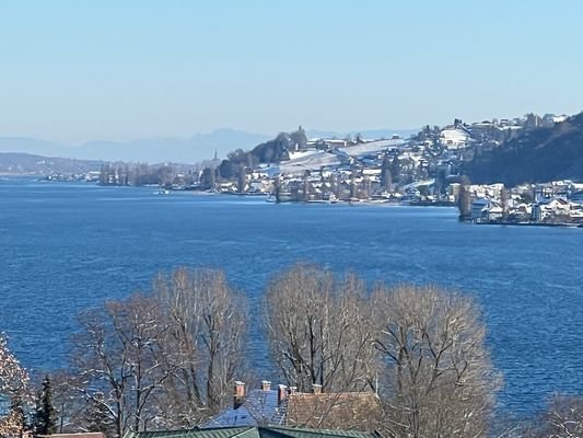 Winterlandschaft mit Seeblick vom Balkon DG.jpg
