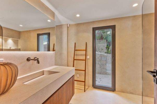 Bathroom in villa in Costa d_en Blanes 2