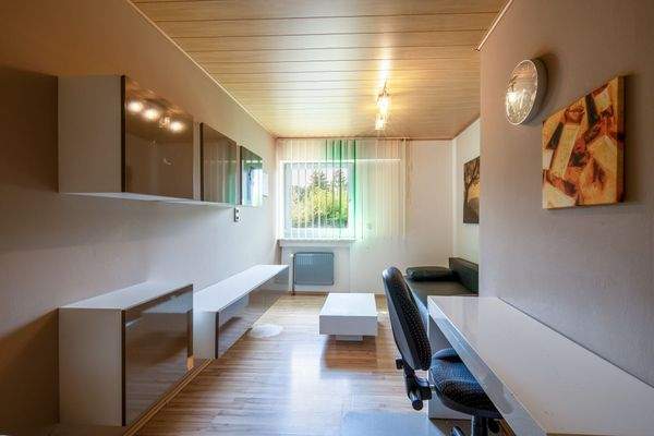 Kinder-/Büro-/Gästezimmer 1 EG