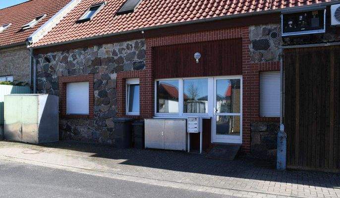 Rückwärtiger Eingang