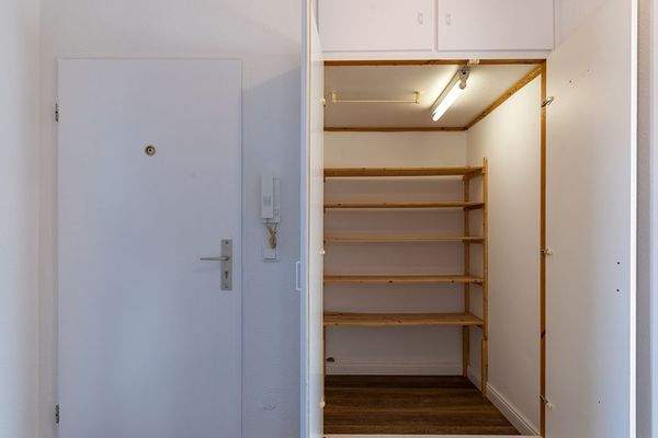 tiefer_Einbauschrank