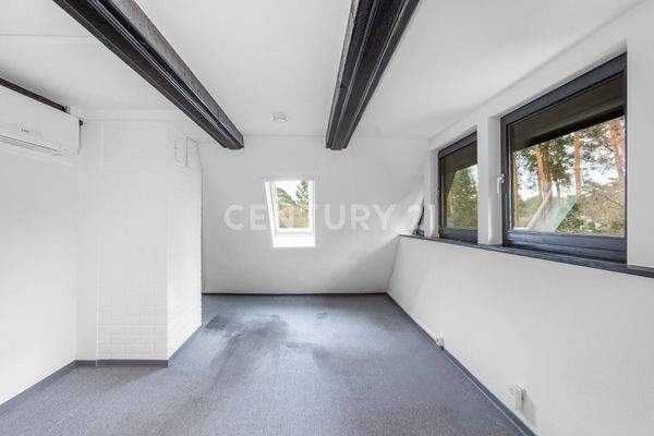 Arbeits- oder Gästezimmer im Dachgeschoss