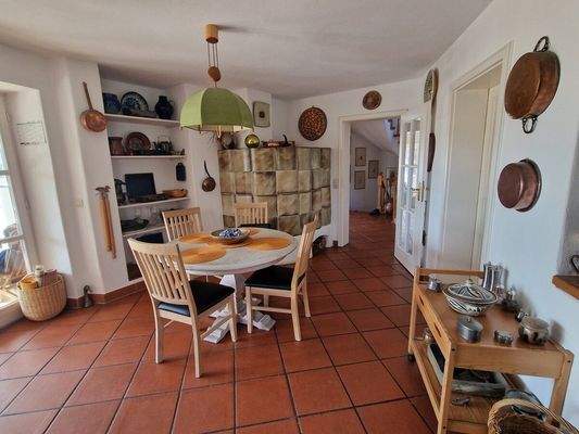 Essplatz mit Kachelofen