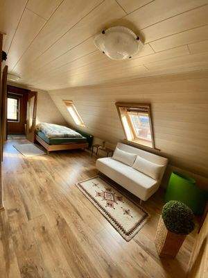 16) Kinder-: Gästezimmer DG