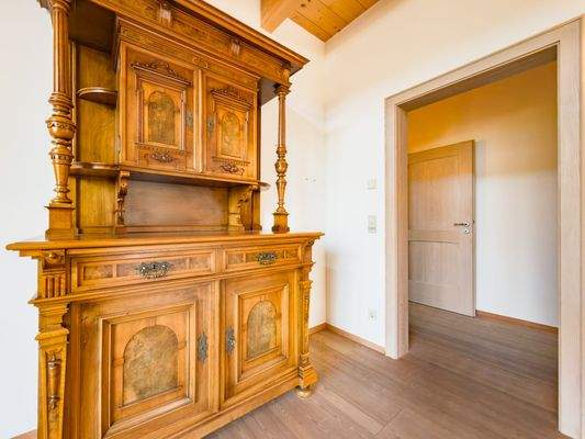 Blick Richtung Elternbereich  (Schrank nicht im KP enthalten) 