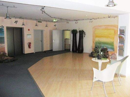 Eingangsbereich und Aufzug