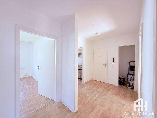 Flur mit Abstellkammer