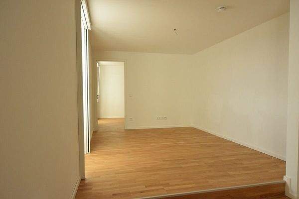 Wohnbereich mit Blick zum Schlafzimmer