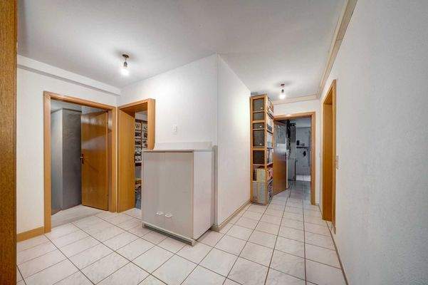 Hauptwohnung - Flur (UG)