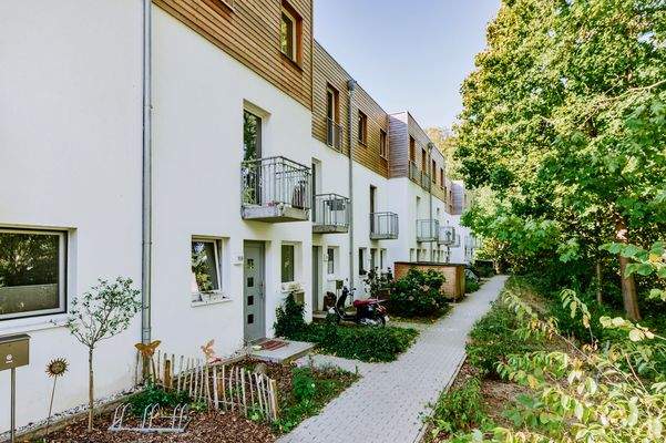 Einladende Eingangsbereiche mit klaren Linien und zeitgemäßem Design