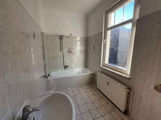 004020156800_302_358_14102025054034946