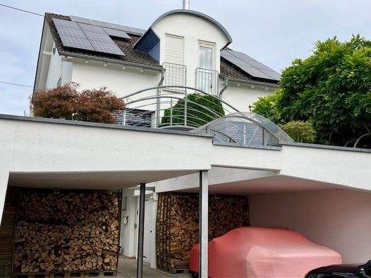Außenansicht mit Carport.jpg