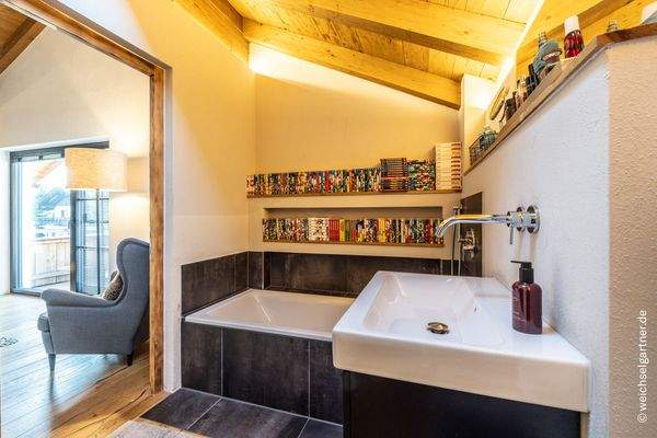 Und zusätzlicher Badewanne