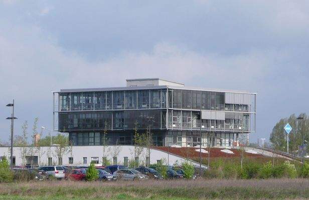 Gewerbe-Bürogebäude Maintal Rückansicht