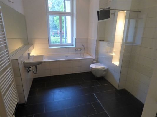 Bad (Referenzbild, baugleiche Wohnung)