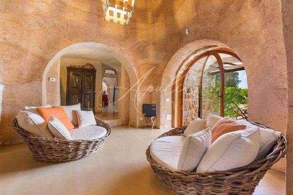 Trulli aus dem 17. Jahrhundert mit Pool