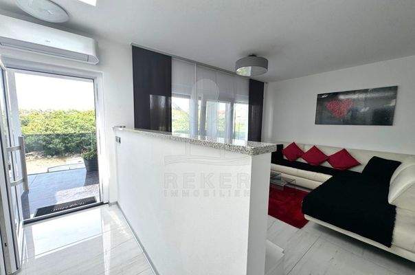 Separates Apartment mit Poolblick