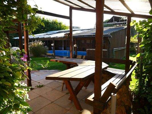 Überdachte Sitzecke.jpg