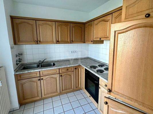 Küche mit Balkonzugang