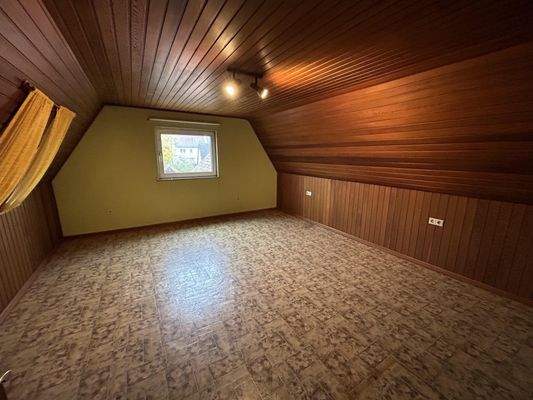 Schlafzimmer/Kinderzimmer DG