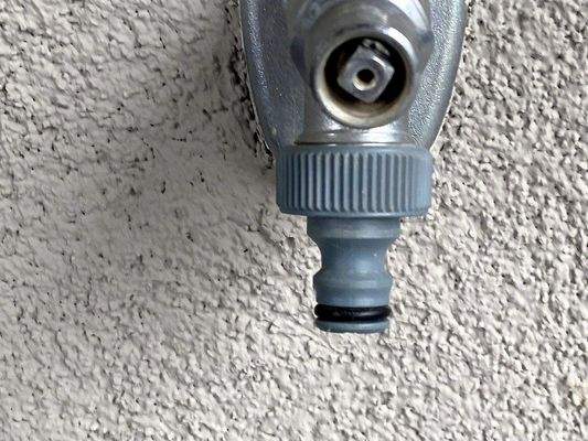 Gesicherter Außenwasseranschluß.