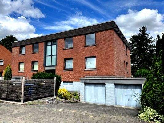 Vorder und Seitenansicht rechts.