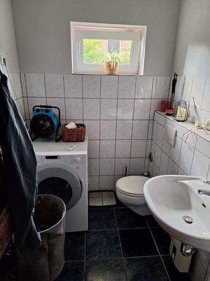 Nebengebäude Duschbad im Erdgeschoss