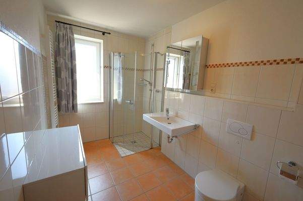 Ferienwohnung 3 - Badezimmer