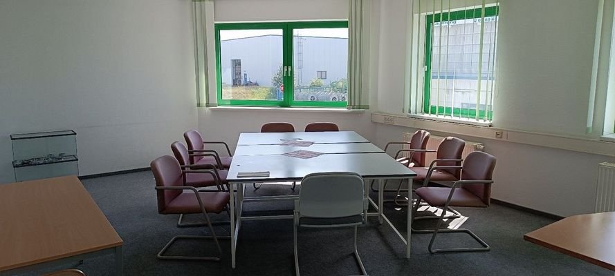 Besprechungszimmer_Bestandsgebäude.jpg