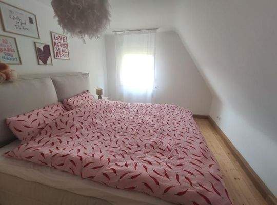 OG: Schlafzimmer Bild 2