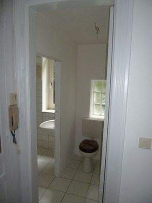 WC mit Blick ins Vollbad 