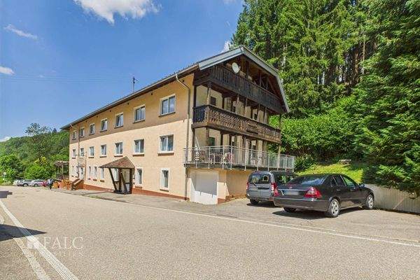 Hausansicht Straße oben