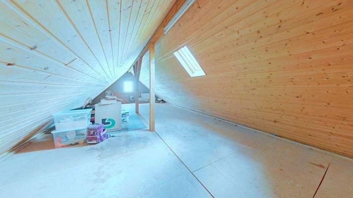 Dachgeschoss - Dachboden