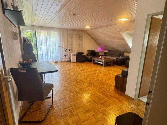 Wohn-/Esszimmer DG links