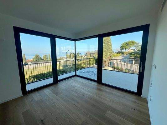Exklusive Neubauvilla in Lazise – Moderne Eleganz in ruhiger Lage, nur 500 m vom Seeufer