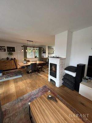 Gemütlicher Ofen im Wohn-/Essbereich