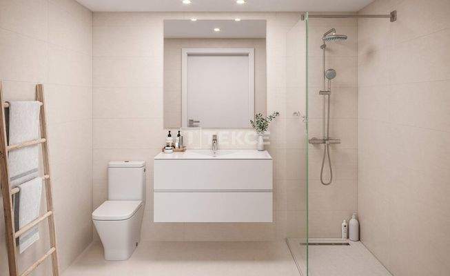 Apartments in a Compound with Rooftop Pool in Alicante