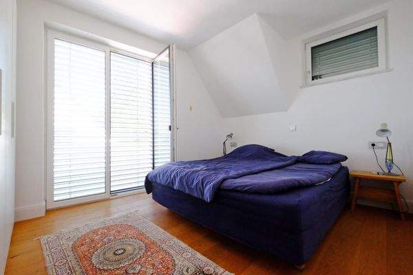 Schlafzimmer auf der oberen Wohnebene