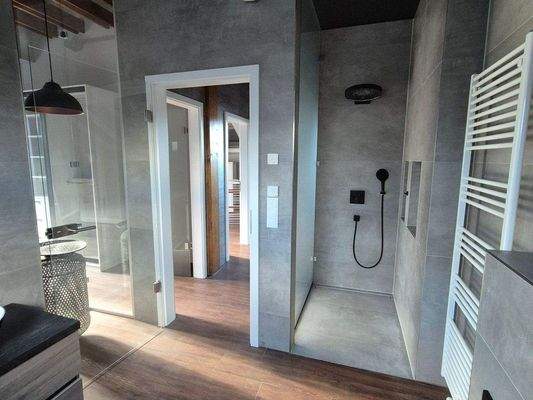 251030 - Gr. Bad.jpg